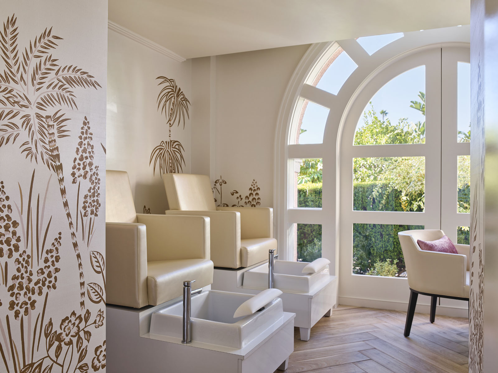 Spa Nail Suite
